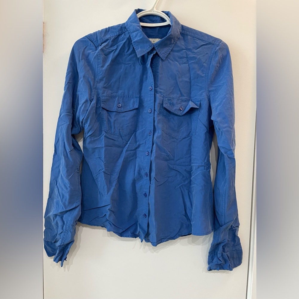 Abercrombie & Fitch Blue Button Down Shirt - size M